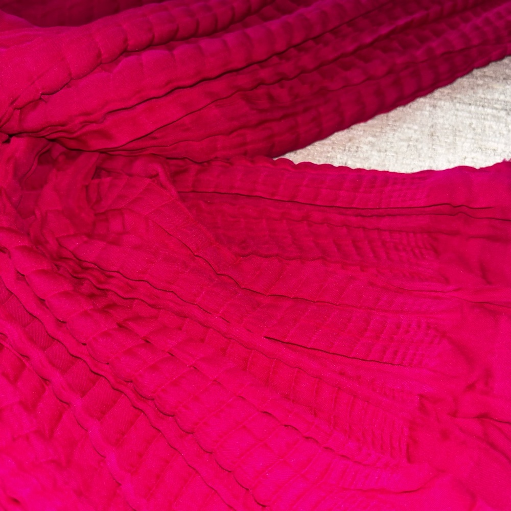 Bright Pink Textured Scarf Wrap Lightweight Ribbed Shawl Pleated One Size - Picture 3 of 5
